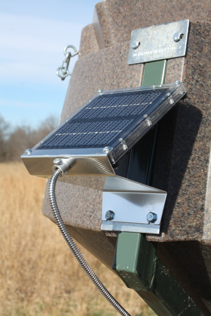 Boss Buck 12v Universal Solar Panel